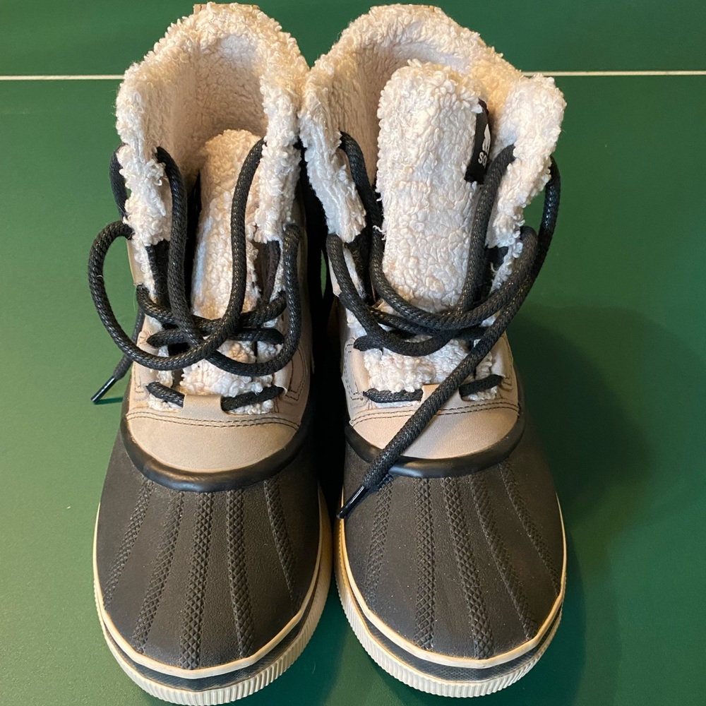 Women’s snow boots